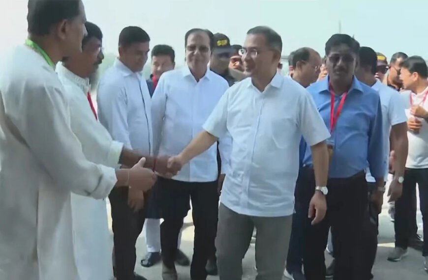 সৈয়দপুরে প্রধানমন্ত্রীকে অভ্যর্থনা