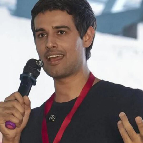 ধ্রুব রাঠি পুলিশের হাতে আটক